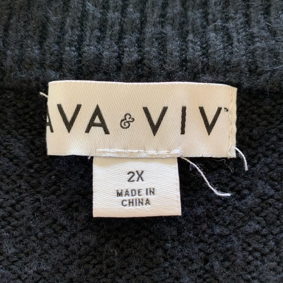 Ava & Vic Black Crewneck Sweater - Picture 4 of 4